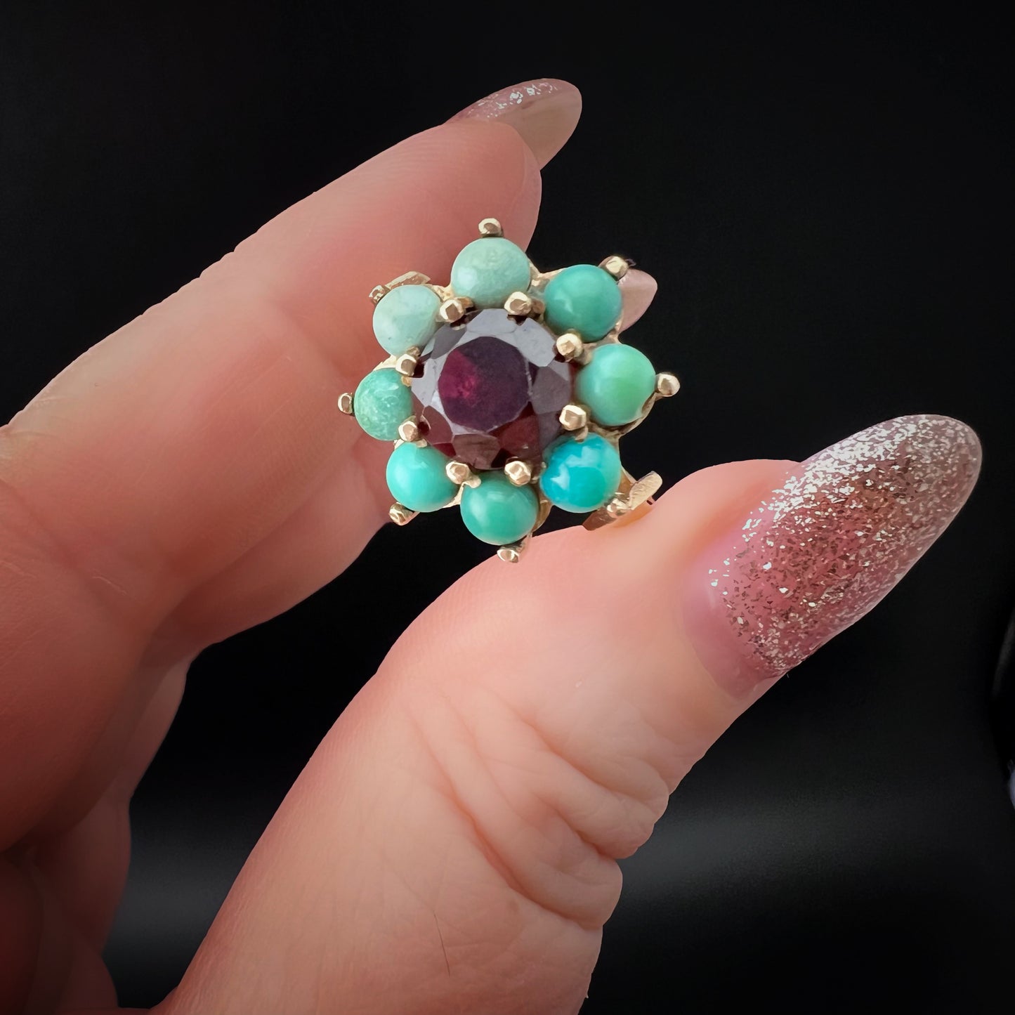Large Daisy Ring in Yellow Gold with Garnet and Turquoise