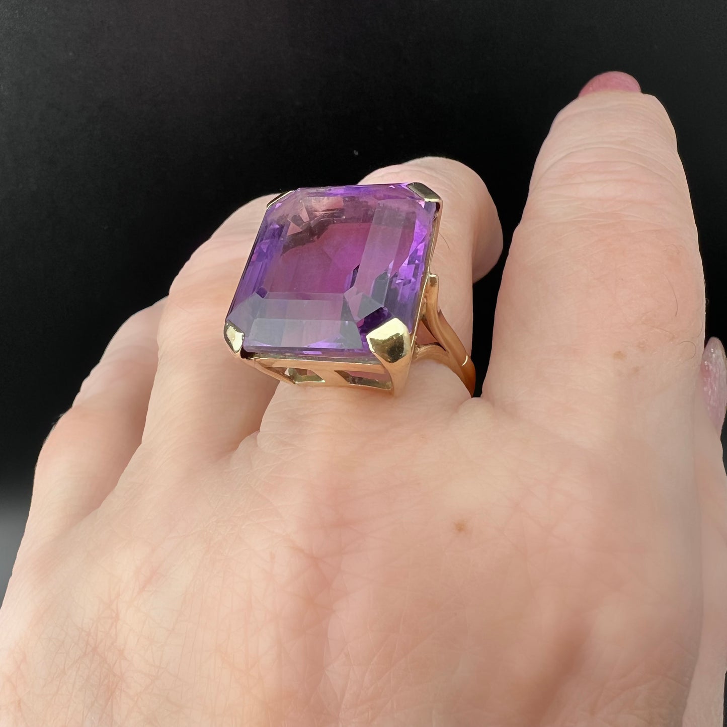 1960s gold cocktail ring with large 23.65 ct amethyst