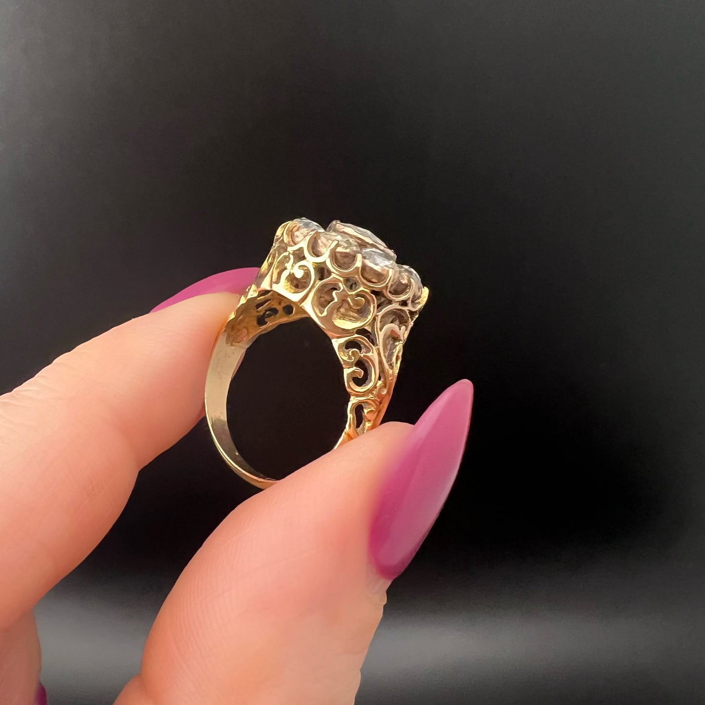 Large ring from the early 19th century in 18 ct gold and rose-cut diamonds for approximately 2 ct