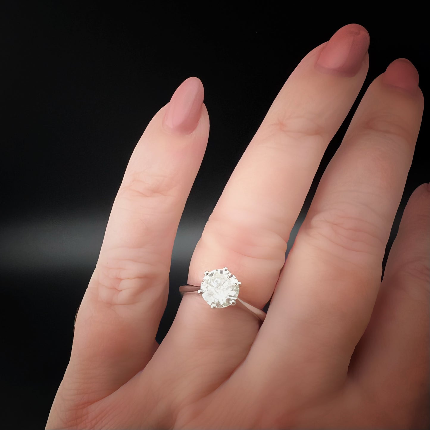 18K gold solitaire ring with 1.20 ct brilliant-cut diamond