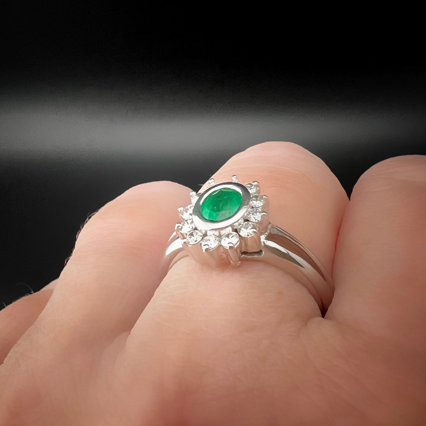 18K Gold Emerald and Diamond Daisy Ring
