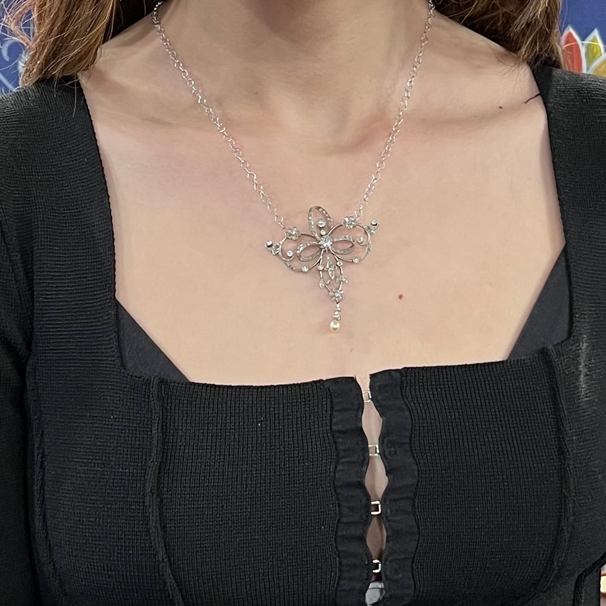 1920s lavalier necklace in 18kt white gold and 1.20ct diamonds