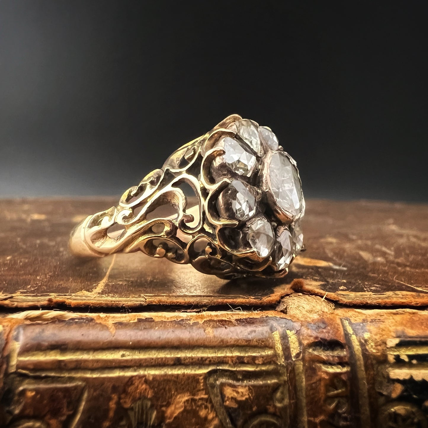 Large ring from the early 19th century in 18 ct gold and rose-cut diamonds for approximately 2 ct