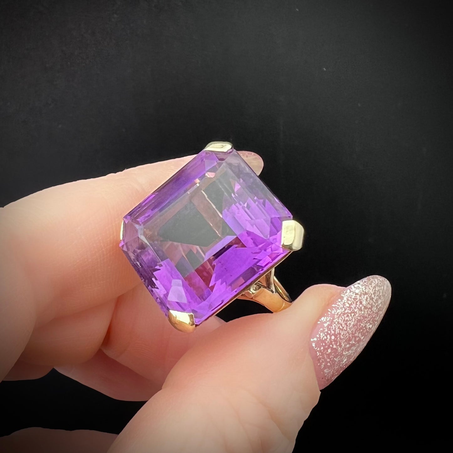 1960s gold cocktail ring with large 23.65 ct amethyst