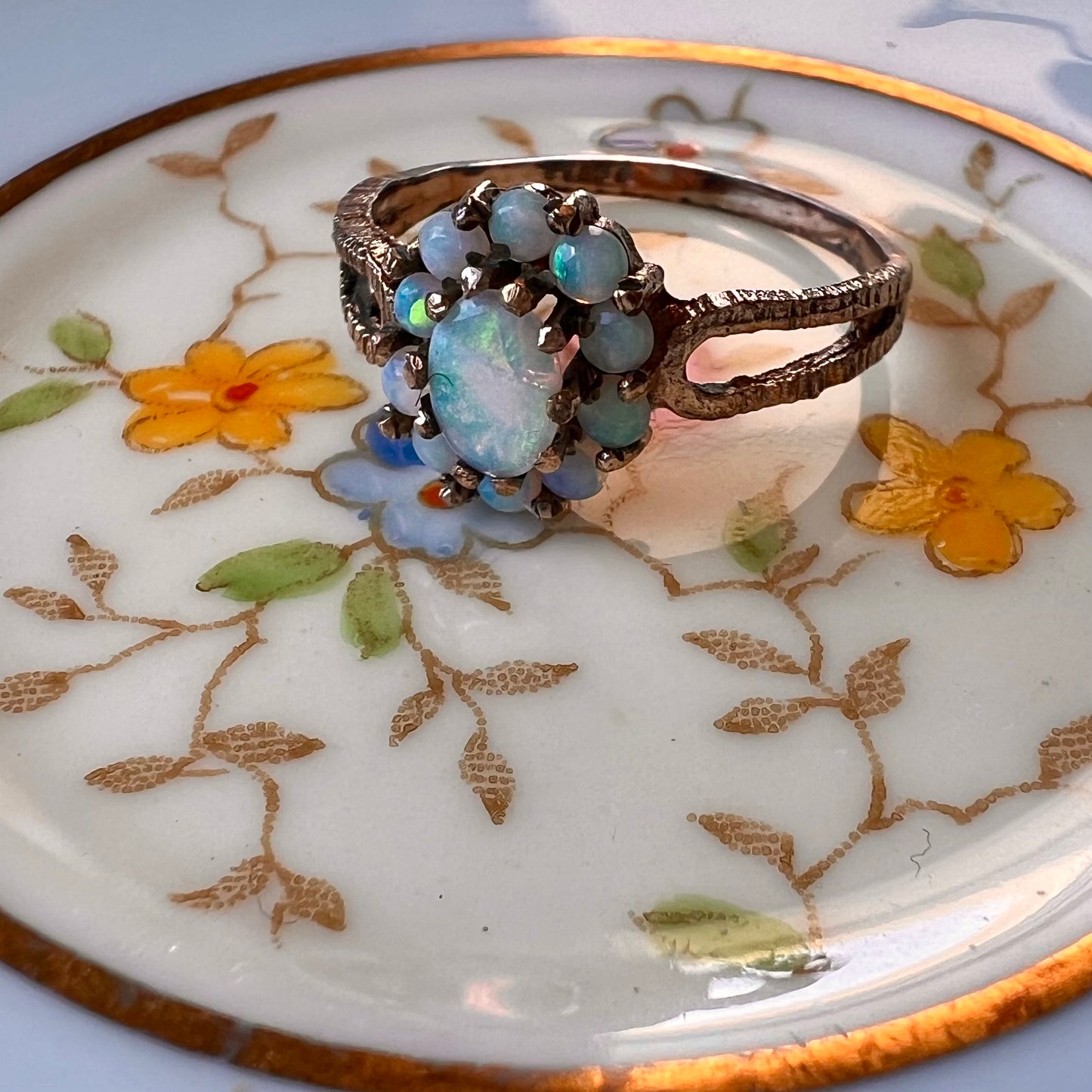 Daisy ring with opals