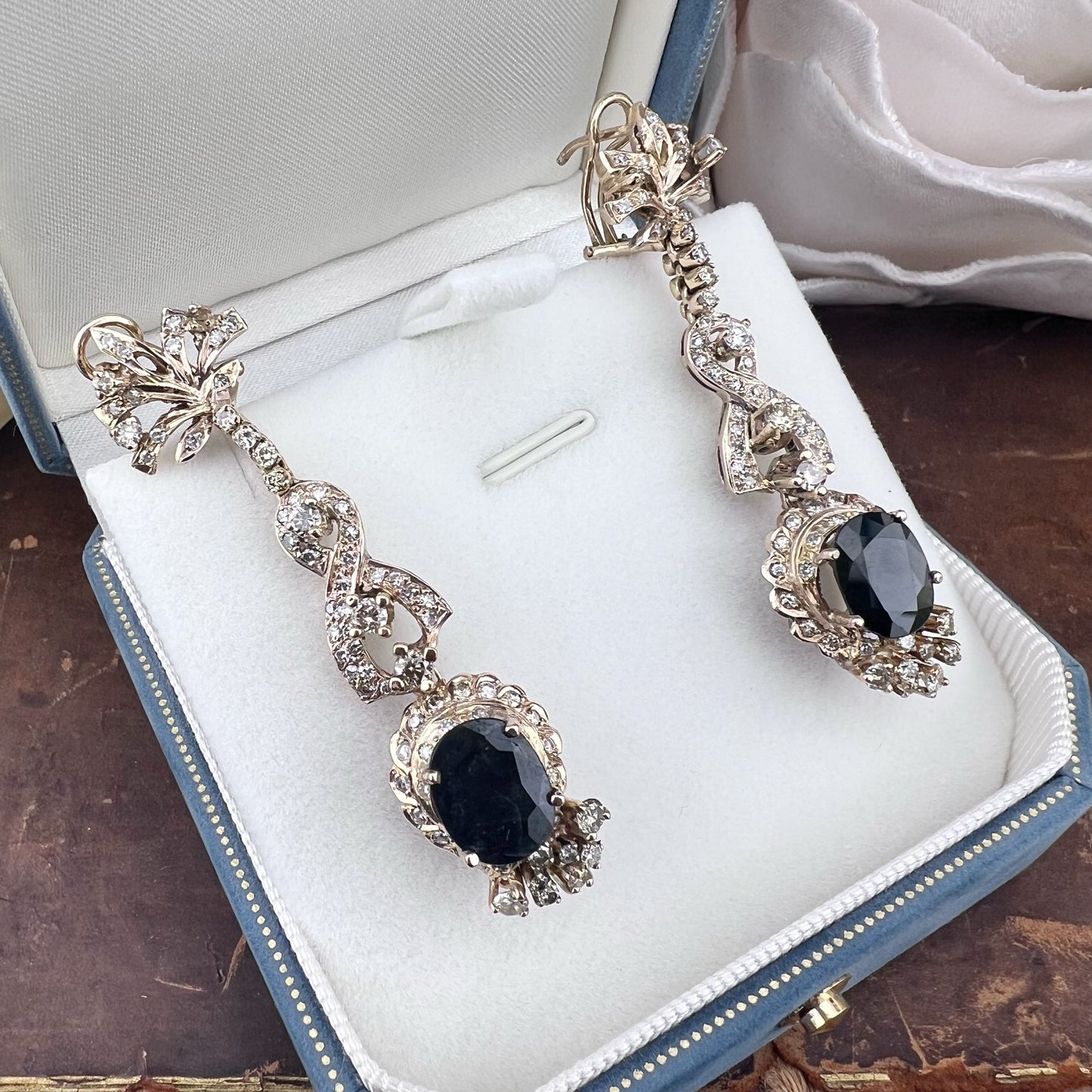 Grandi Orecchini Pendenti Vintage con Zaffiri Naturali e Diamanti – Oro Giallo 14kt