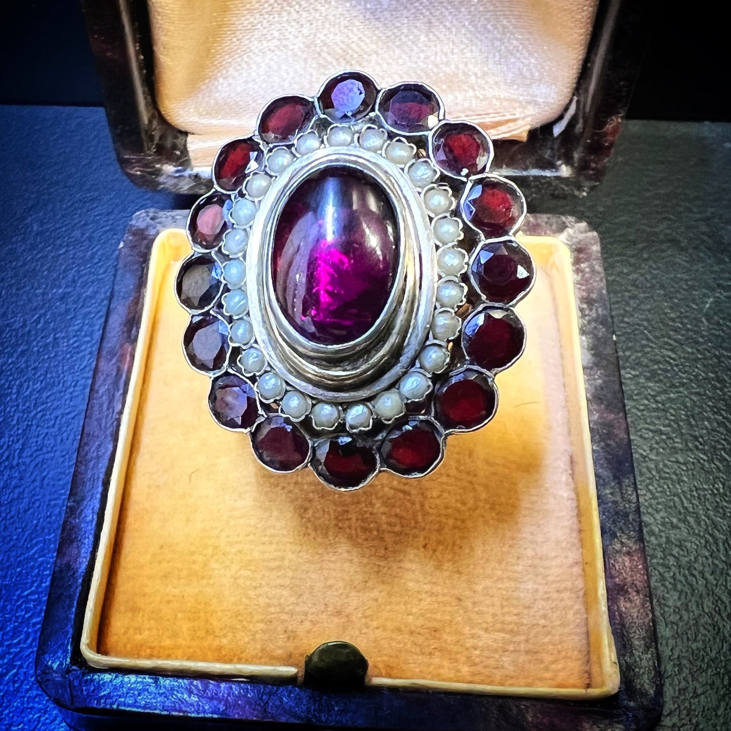 Gold locket ring with garnets and pearls, Italy, c. 1880