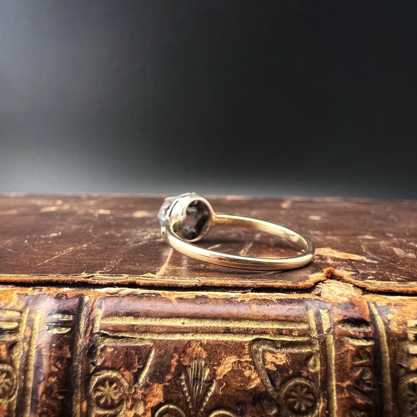 1920s solitaire ring in 18 ct gold with 0.45 old European diamond