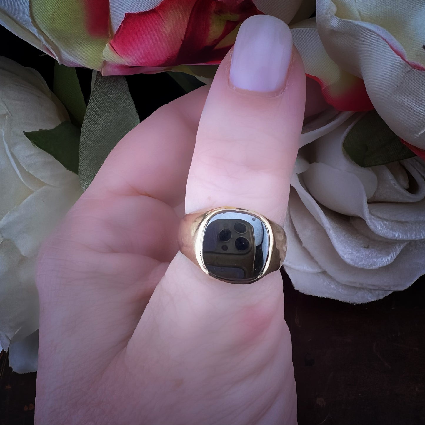 Anello Chevalier Vintage in Oro ed Ematite – Inghilterra 1960