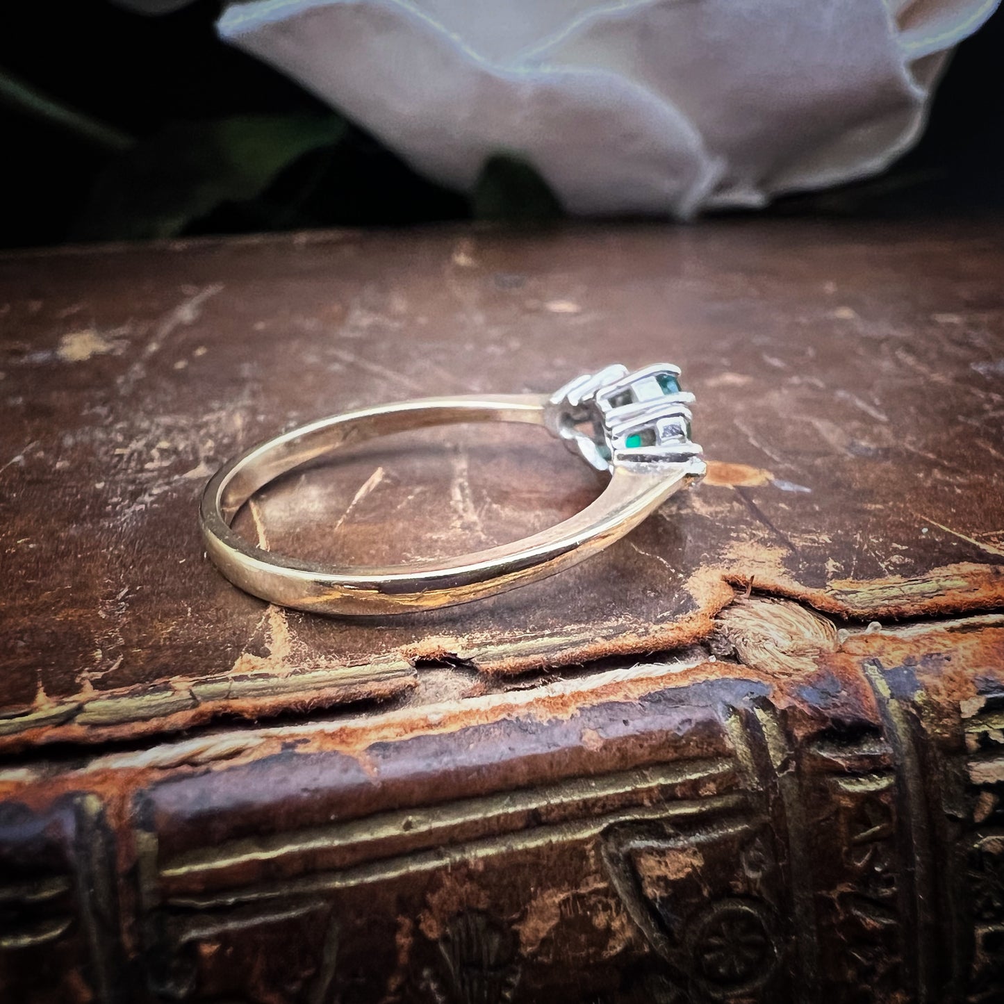 Smaragd- und Diamantring