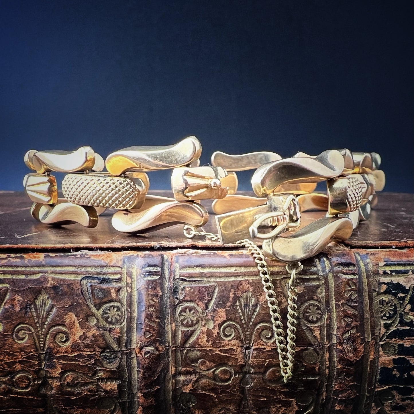 Bracciale anni ‘50 in oro 18 carati firma F.O.B.