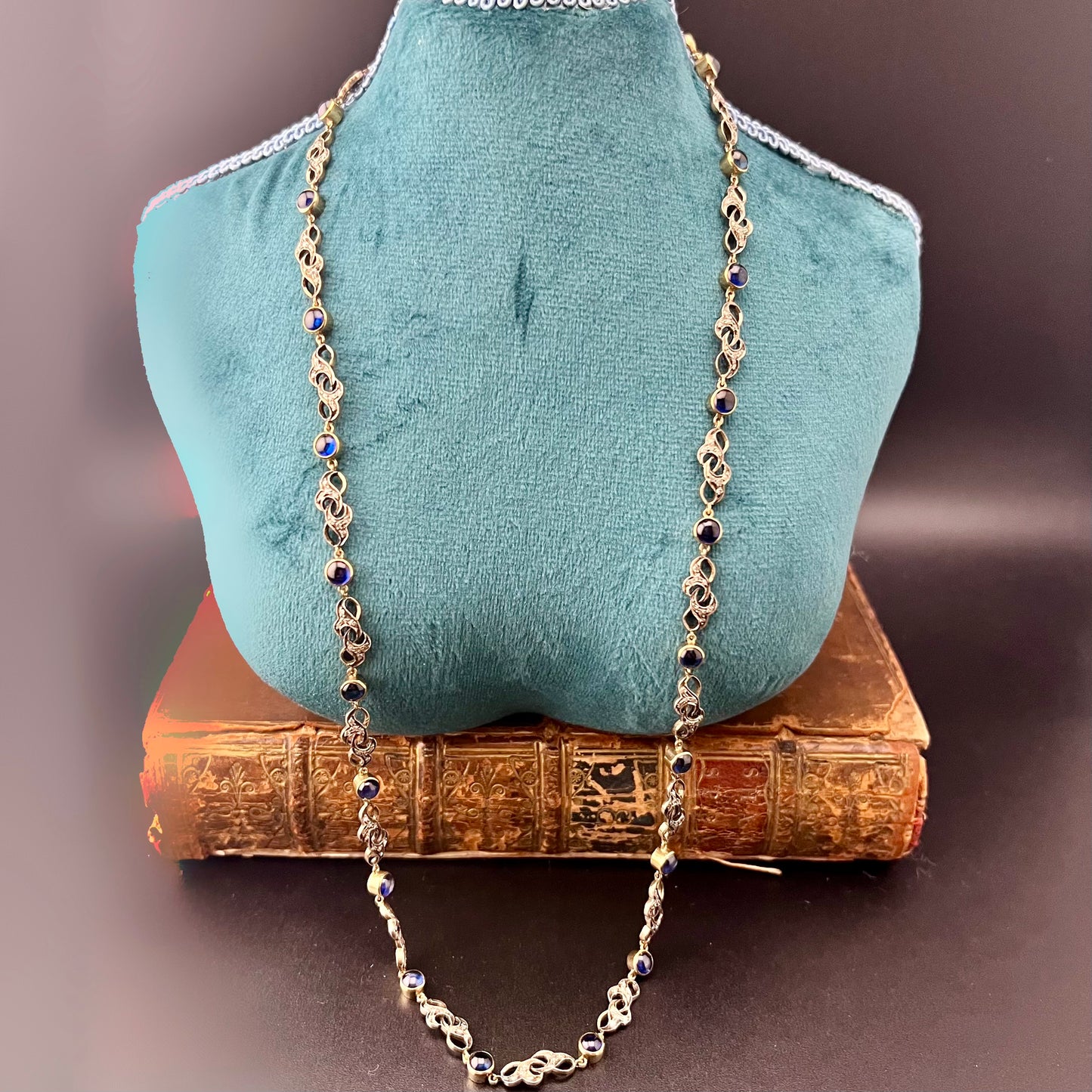 Salzburg necklace in 14-karat yellow gold with cabochon sapphires and diamonds, 54 cm