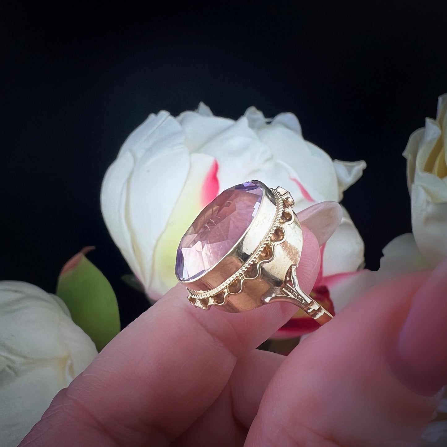 Anello vintage in oro giallo con ametista
