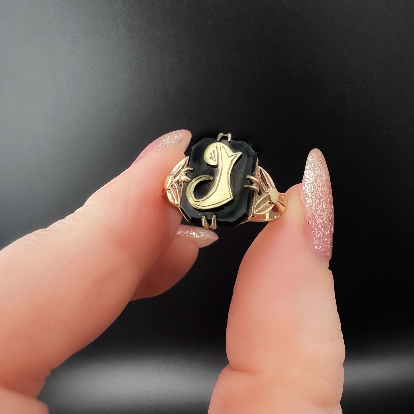 Vintage 9ct English gold ring with onyx and initial J.
