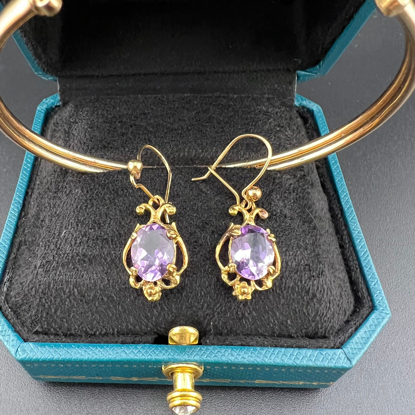 9ct gold and amethyst bracelet and earrings set