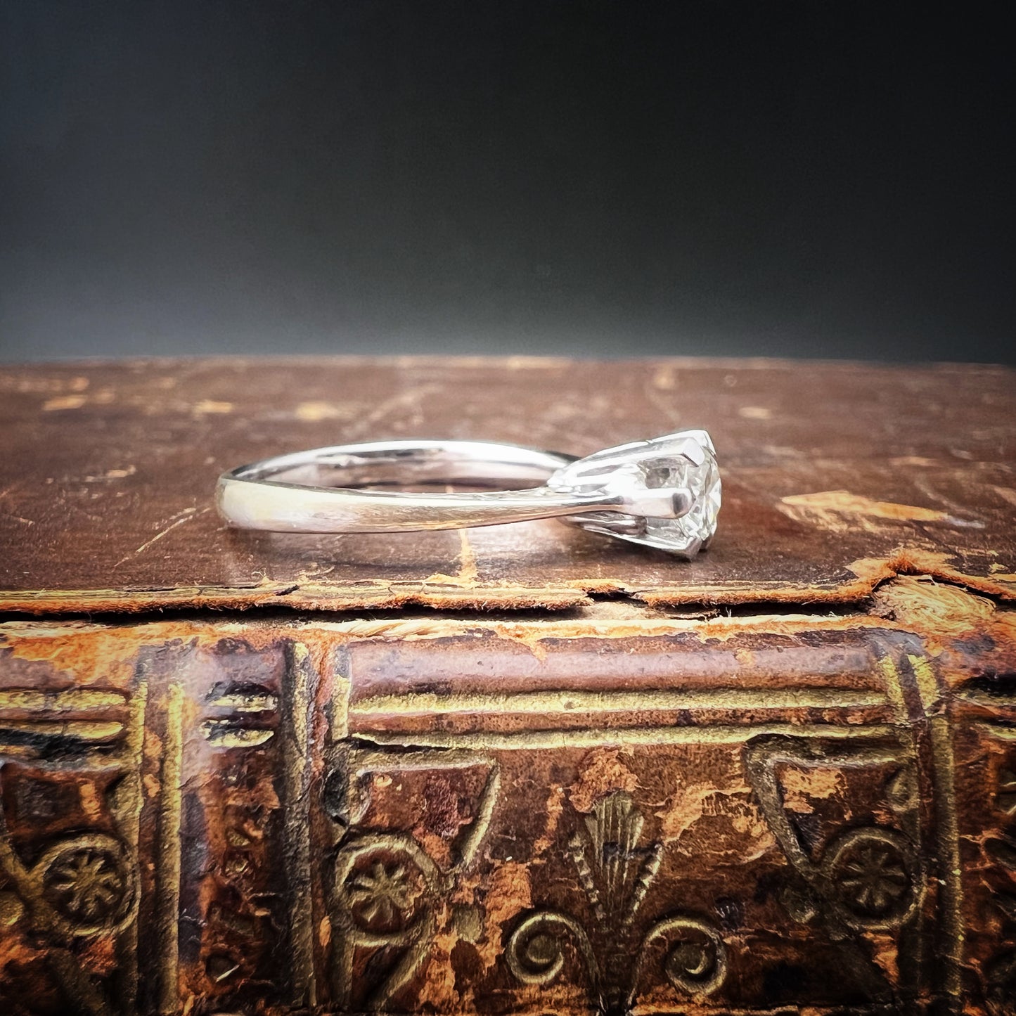 Solitärring aus 18 Karat Weißgold mit 0,33 Karat Diamant