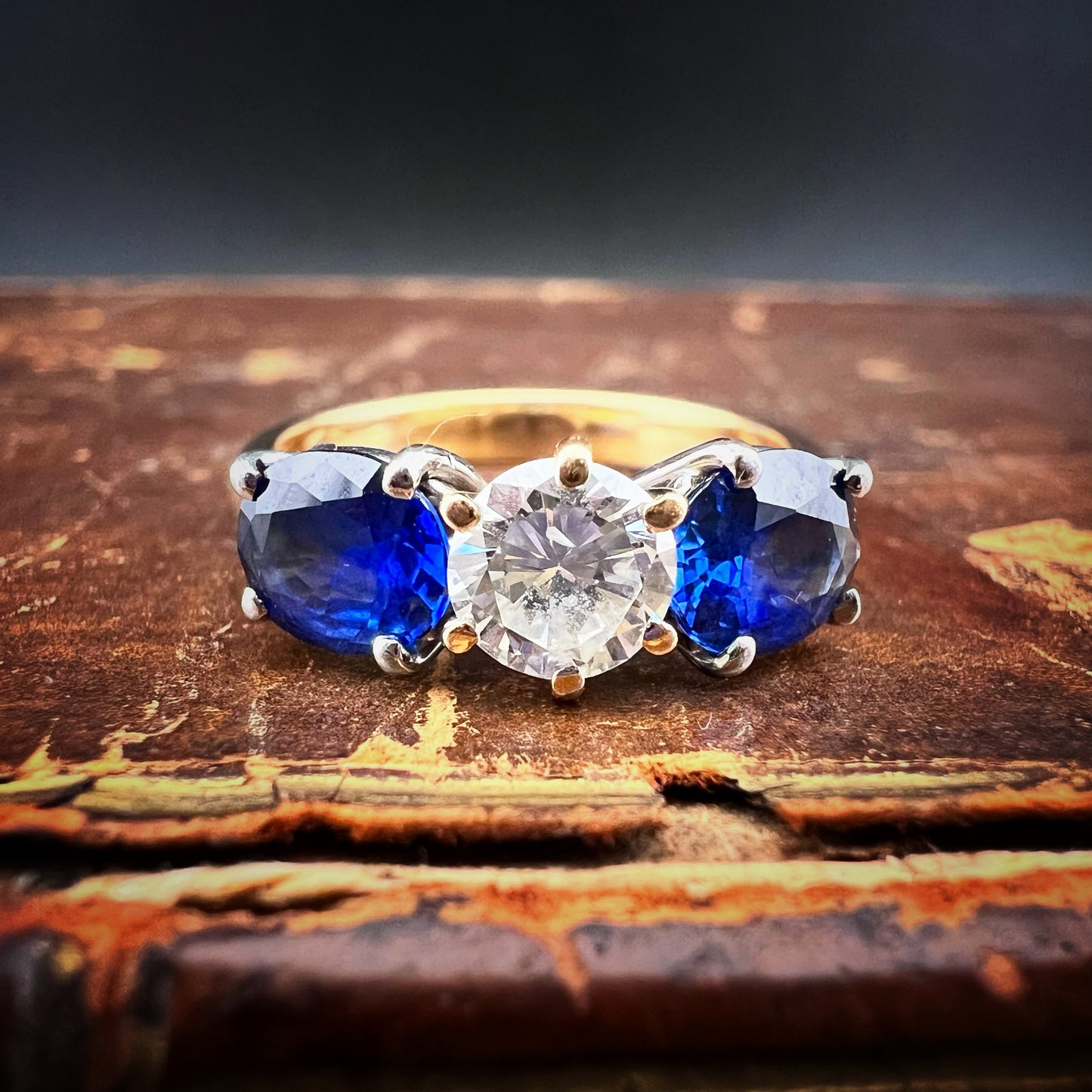 18k gold diamond and sapphire ring. Italy, c. 1920.