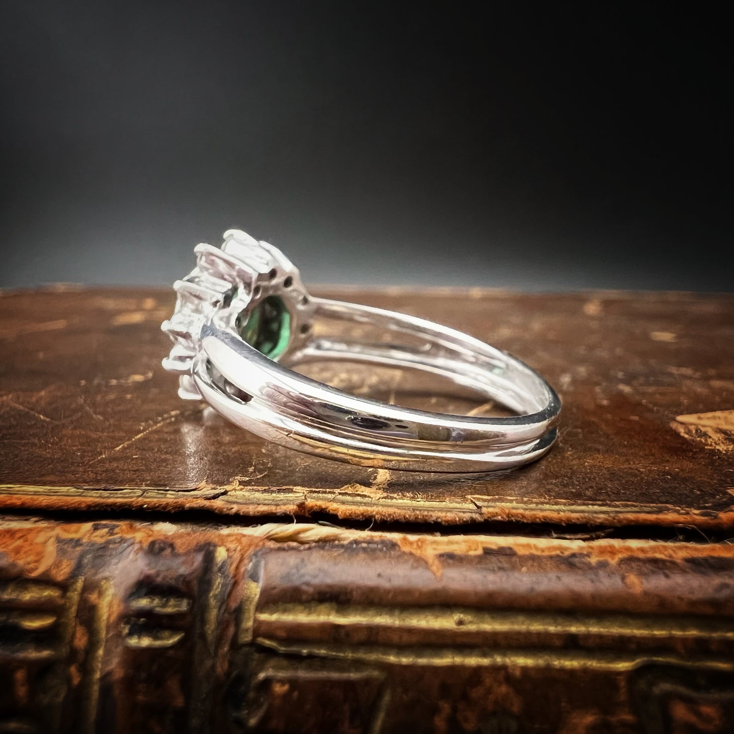 18K Gold Emerald and Diamond Daisy Ring