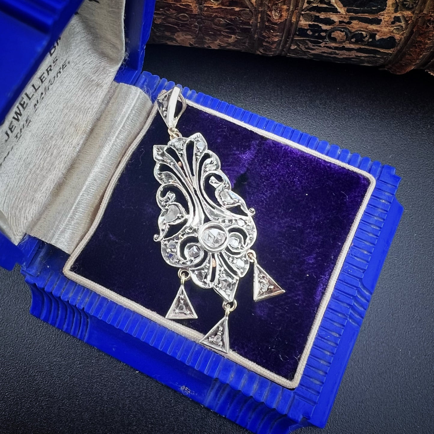 Italy 1930 pendant in gold, silver and diamonds