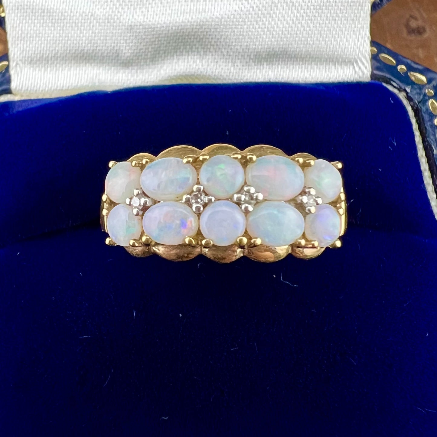 9ct yellow gold ring with opals and diamonds