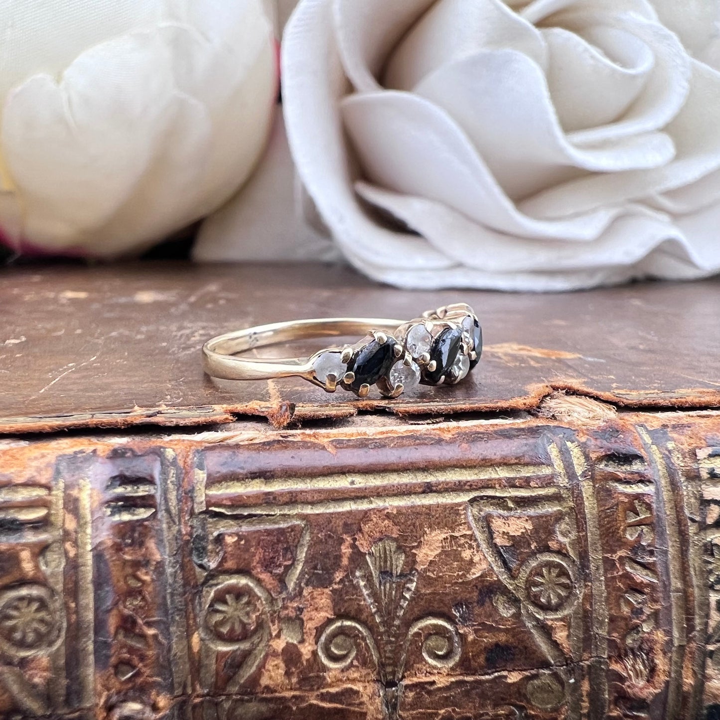 Anello vintage fede con zaffiri marquise e cristalli – Birmingham 1987
