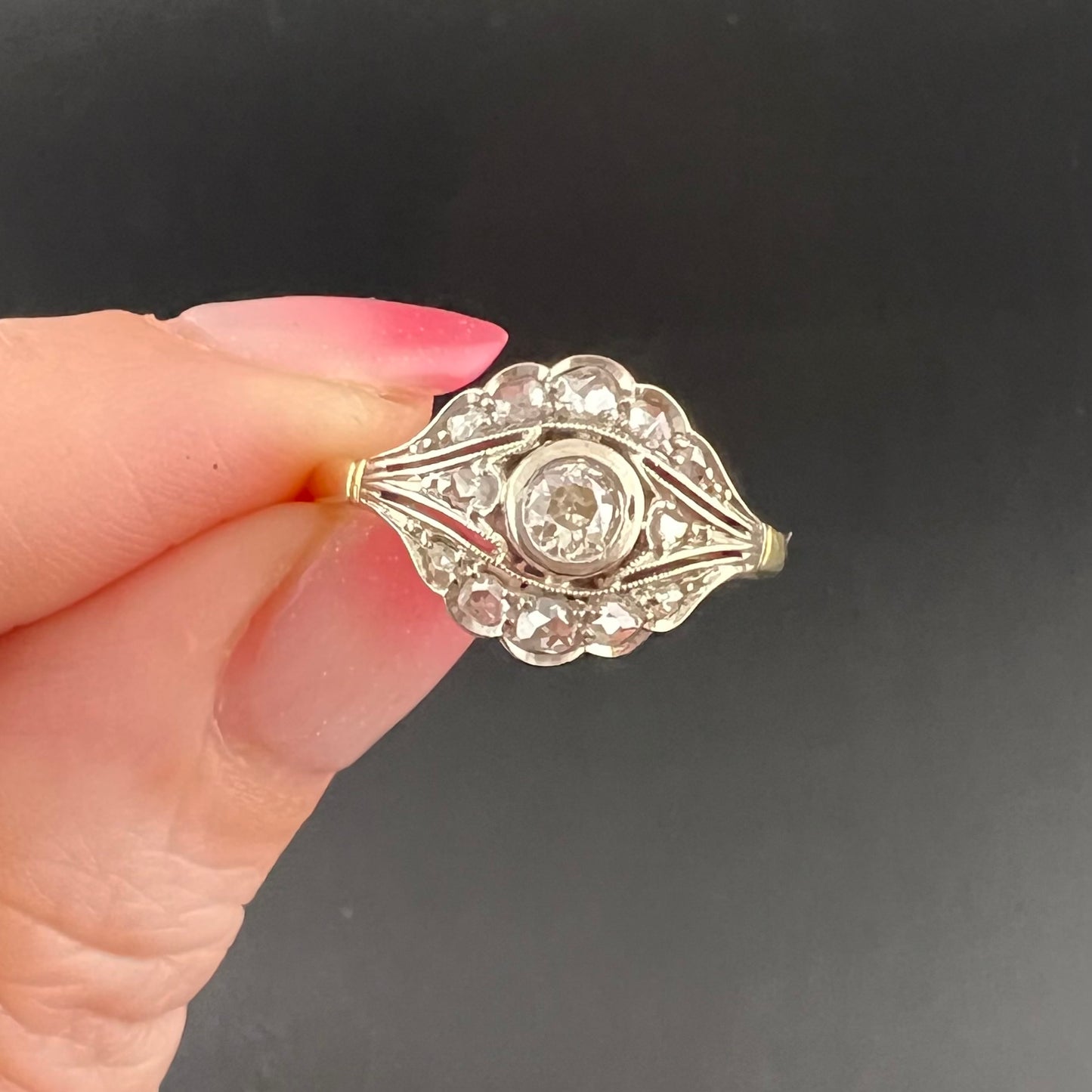 18k yellow and white gold ring with diamonds, Italy, c. 1930