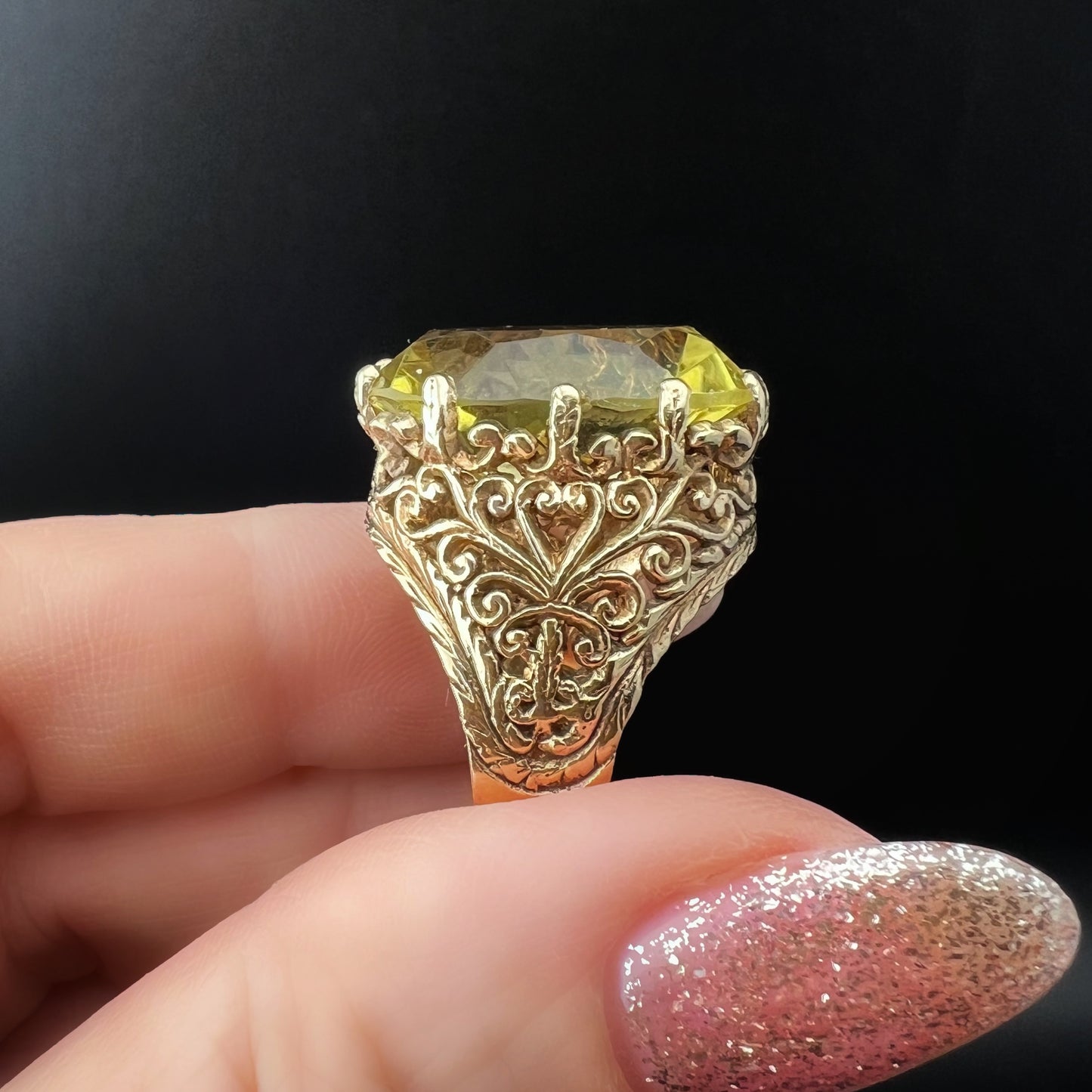 Gold cocktail ring with lemon citrine 35 ct London 1967