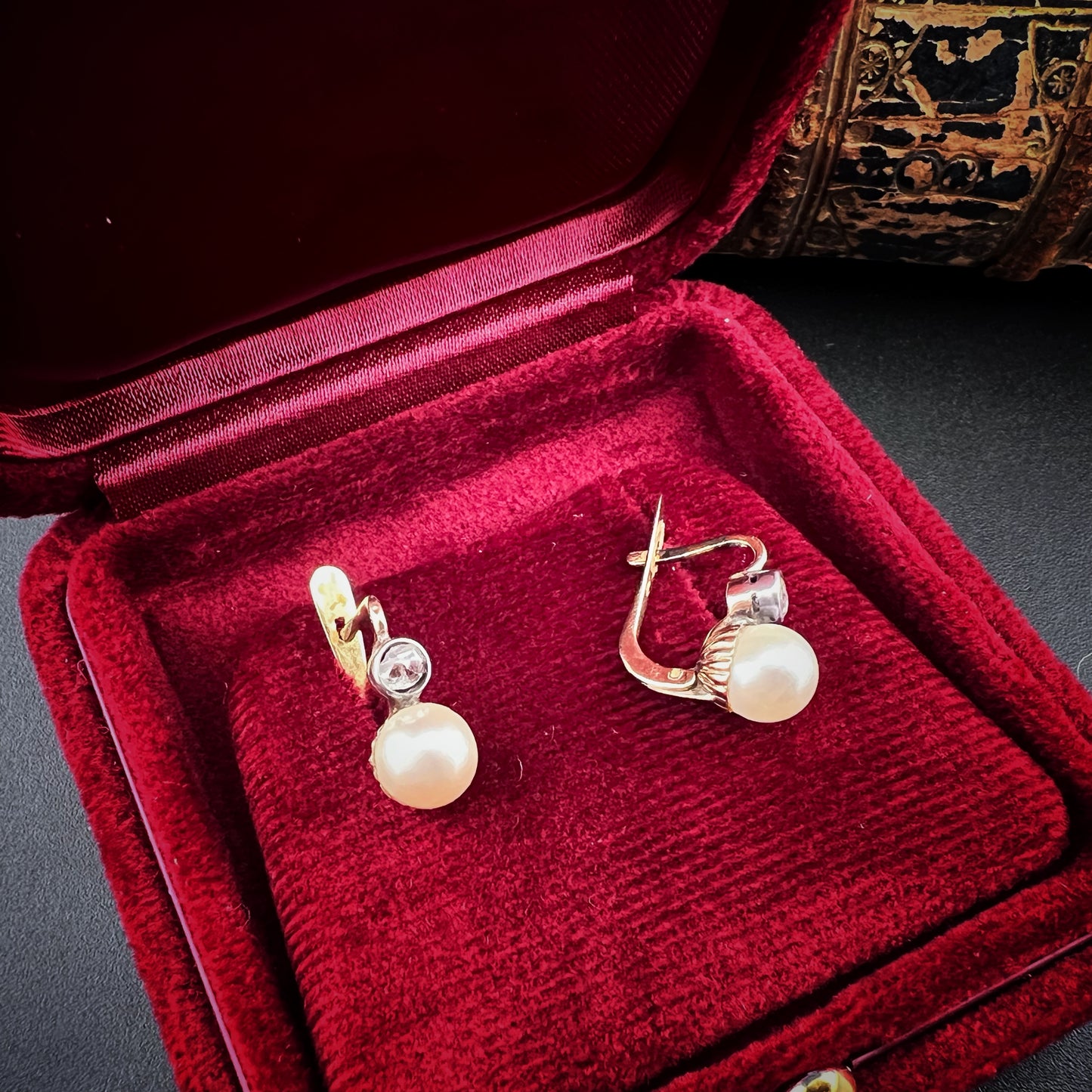 1950s earrings in 18k gold with natural pearls and rosette diamonds