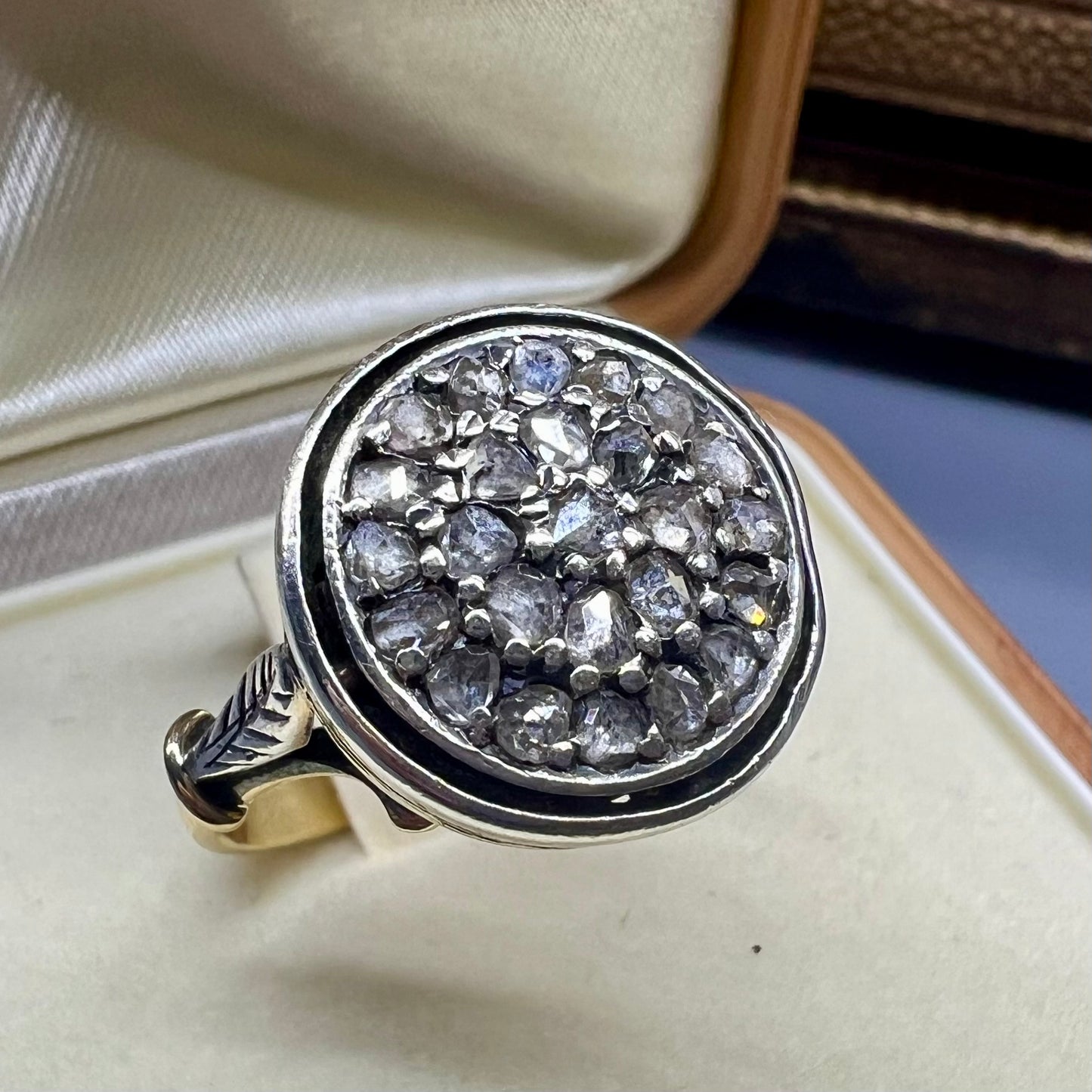 18K gold and diamond patch ring