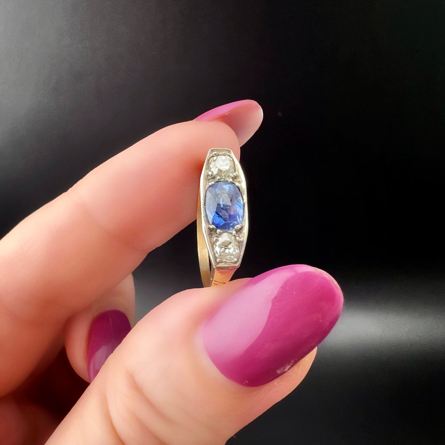 Trilogie-Ring aus 14 Karat Gold mit Saphir und alten Minendiamanten