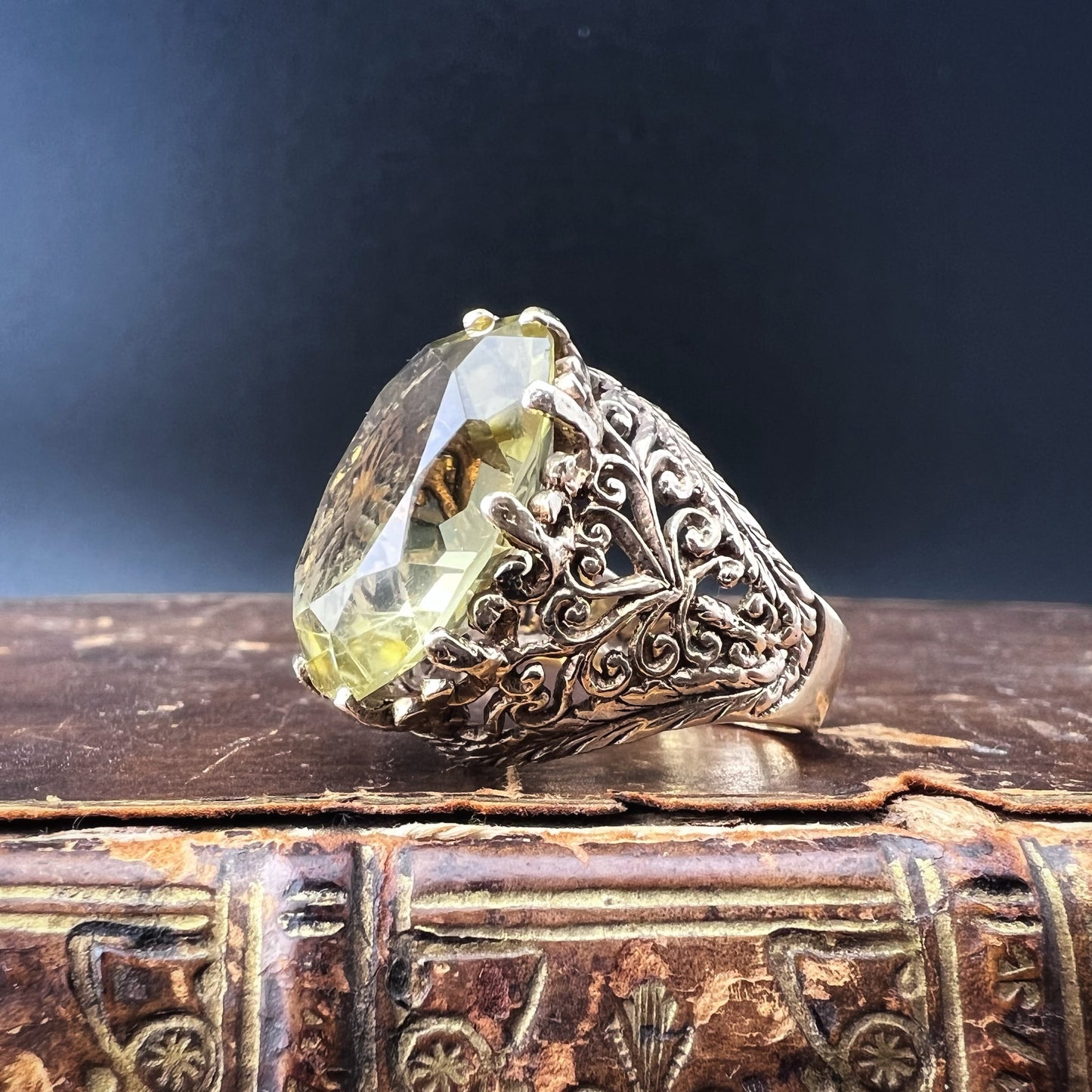 Gold cocktail ring with lemon citrine 35 ct London 1967