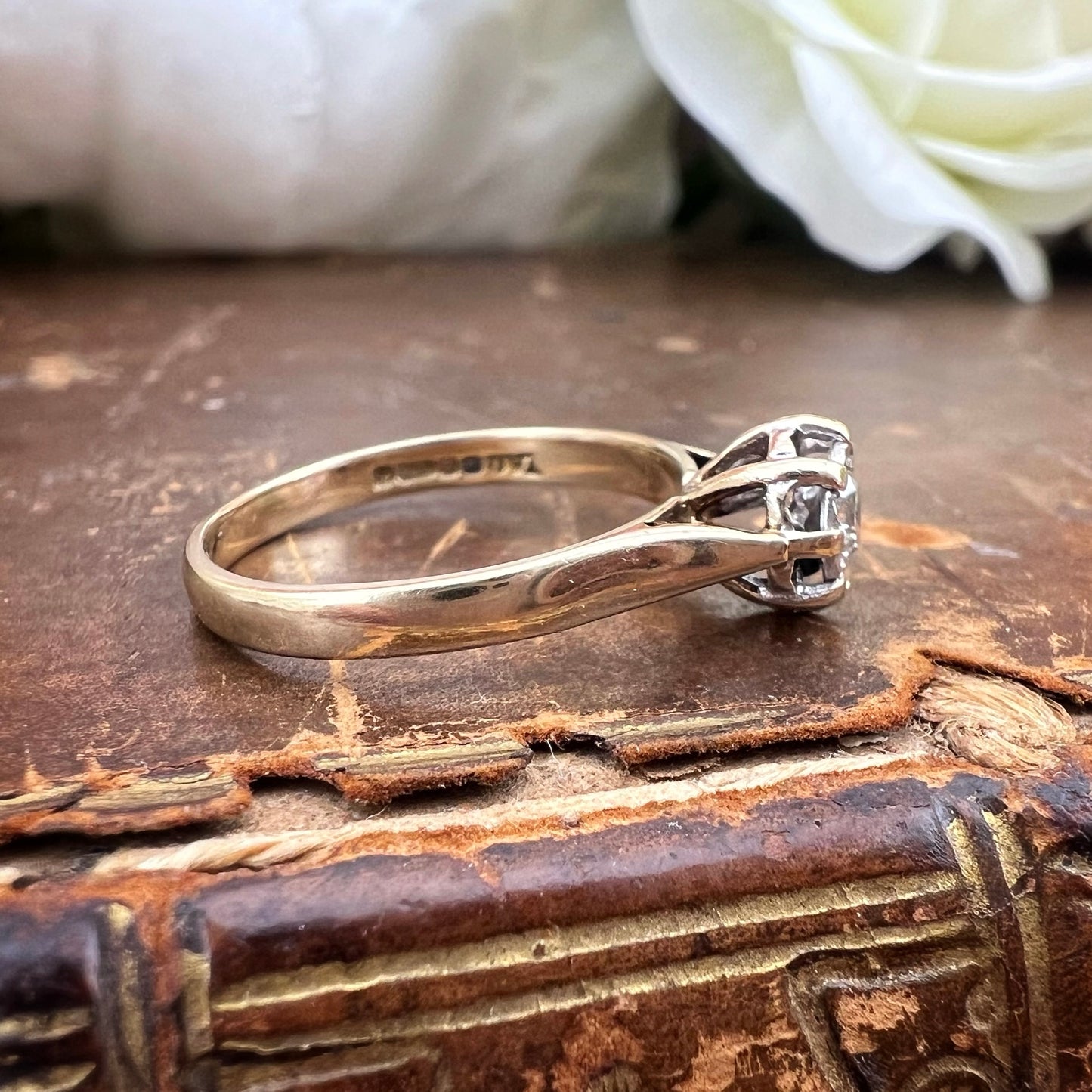 Solitario vintage con diamante da 0.15 in oro giallo 9k