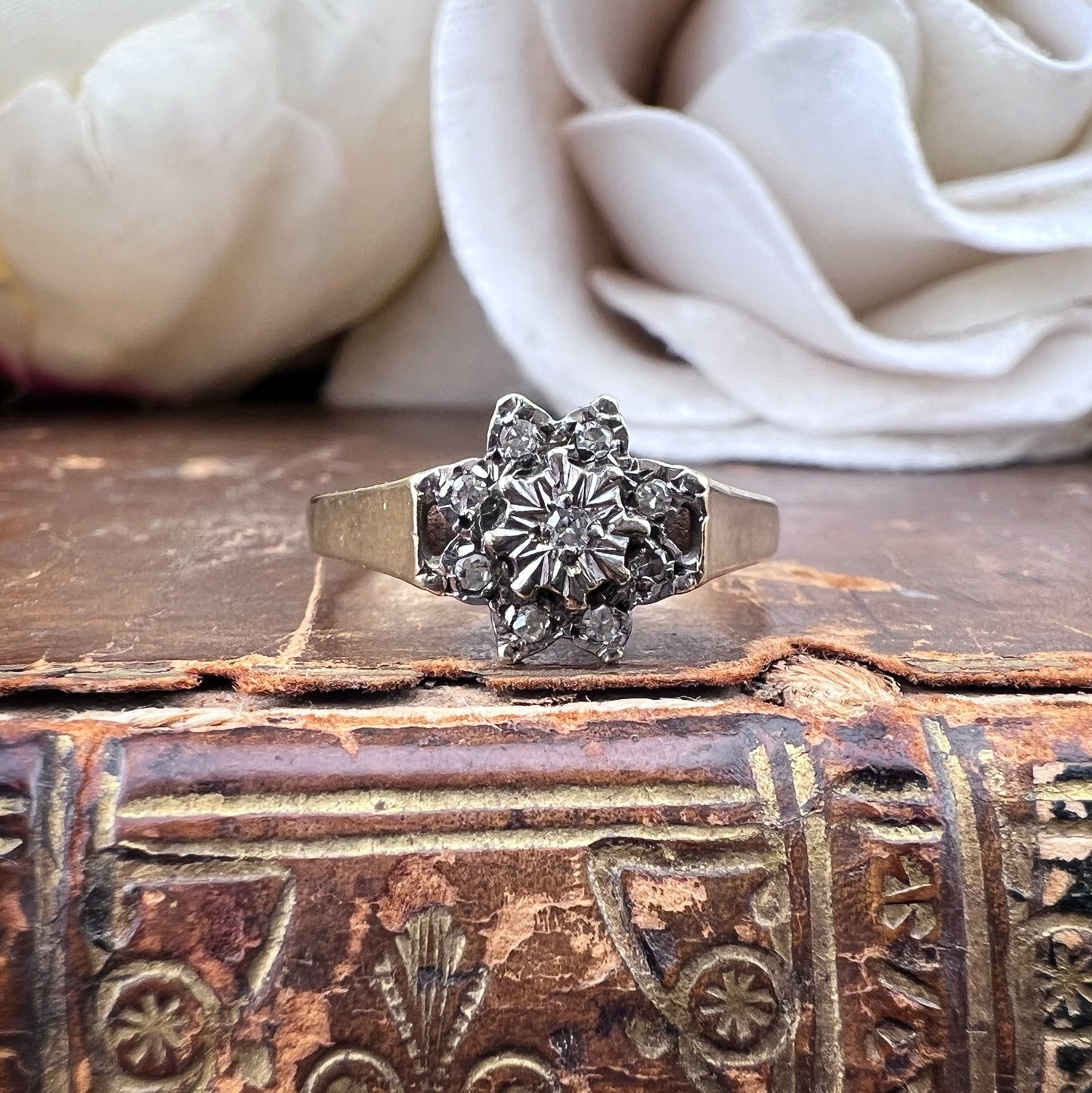 Anello vintage a margherita o stella con diamanti – Birmingham, 1980