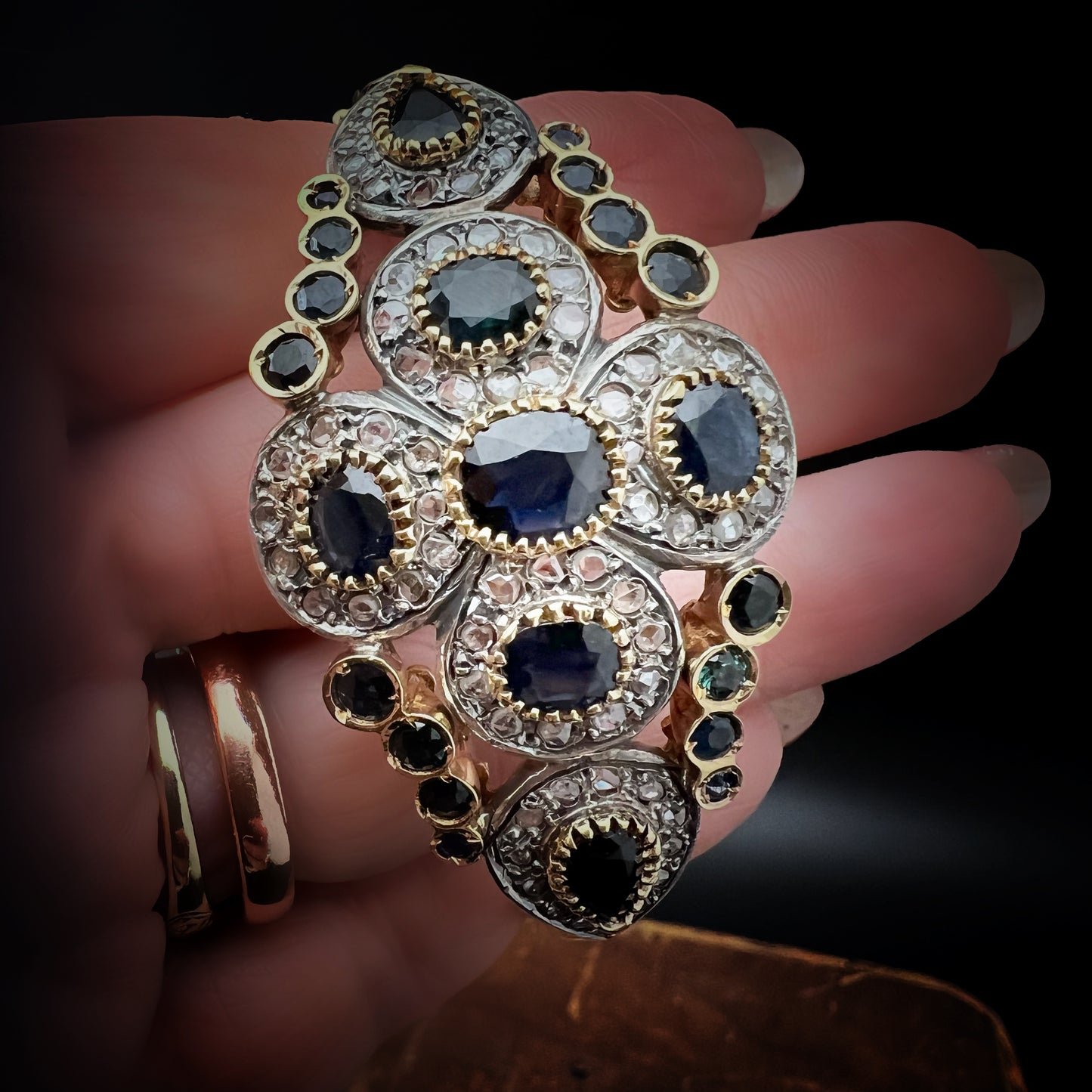 Vintage bracelet with sapphires and diamonds