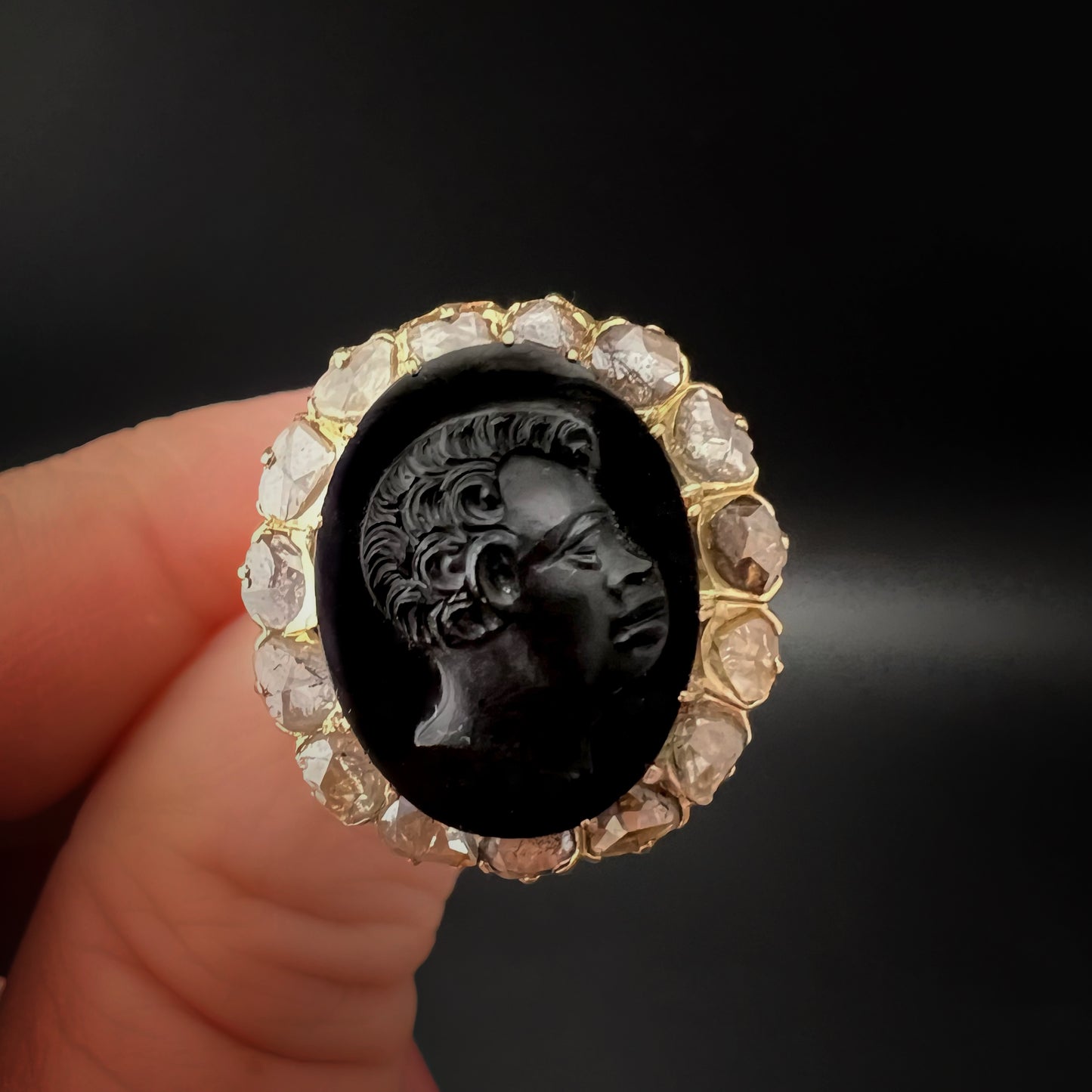 Goldring mit Onyx und Diamant Blackmoor