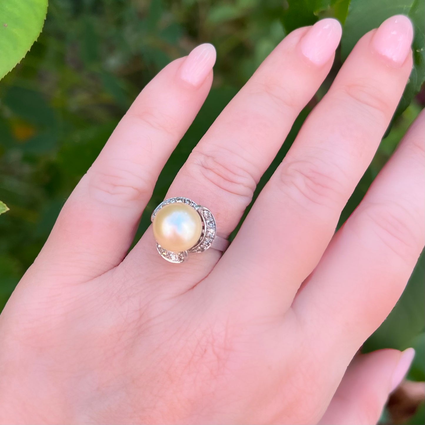 18K white gold pearl and diamond ring