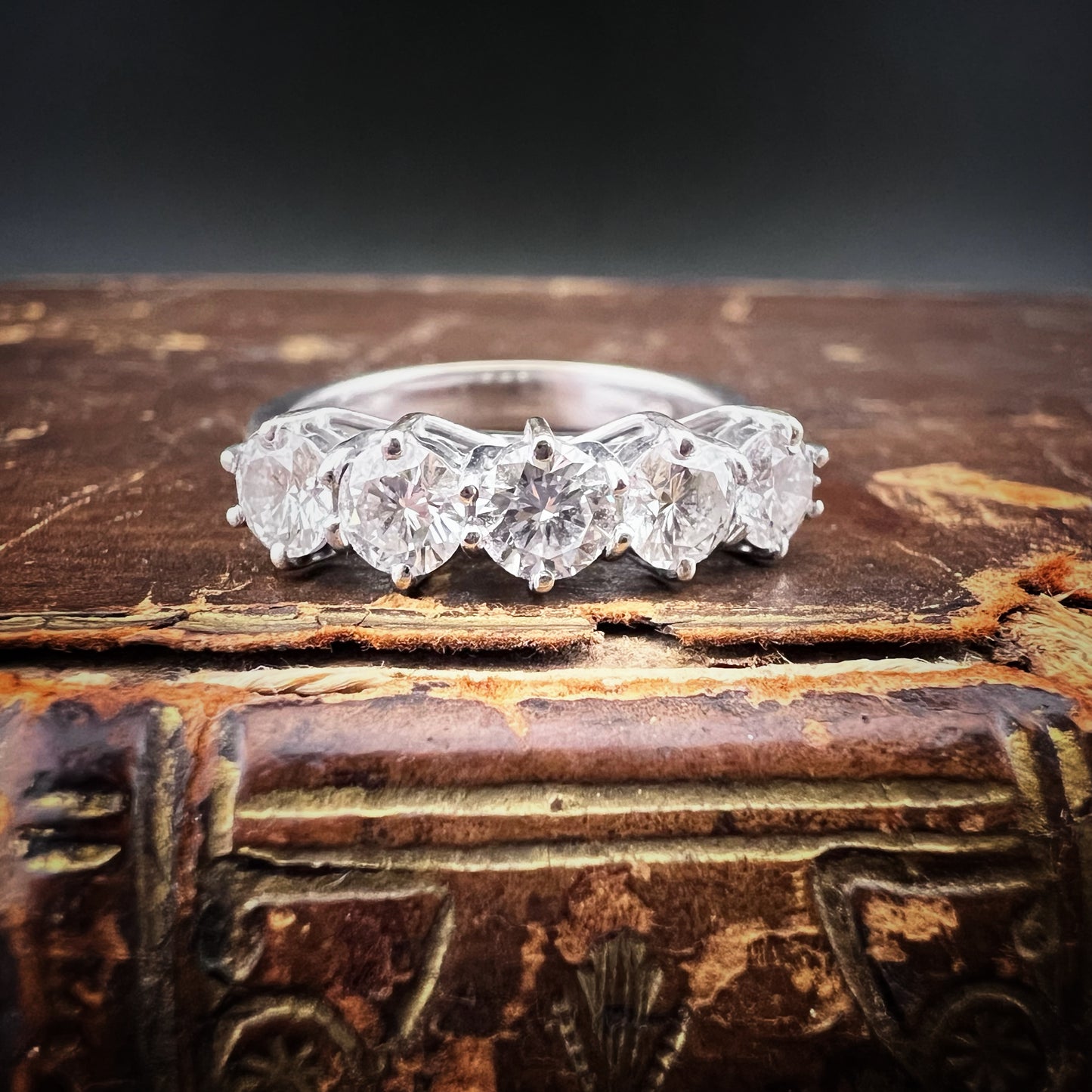 Anello vintage in oro bianco 18 carati e diamanti IF VS - GH 1 ct totale