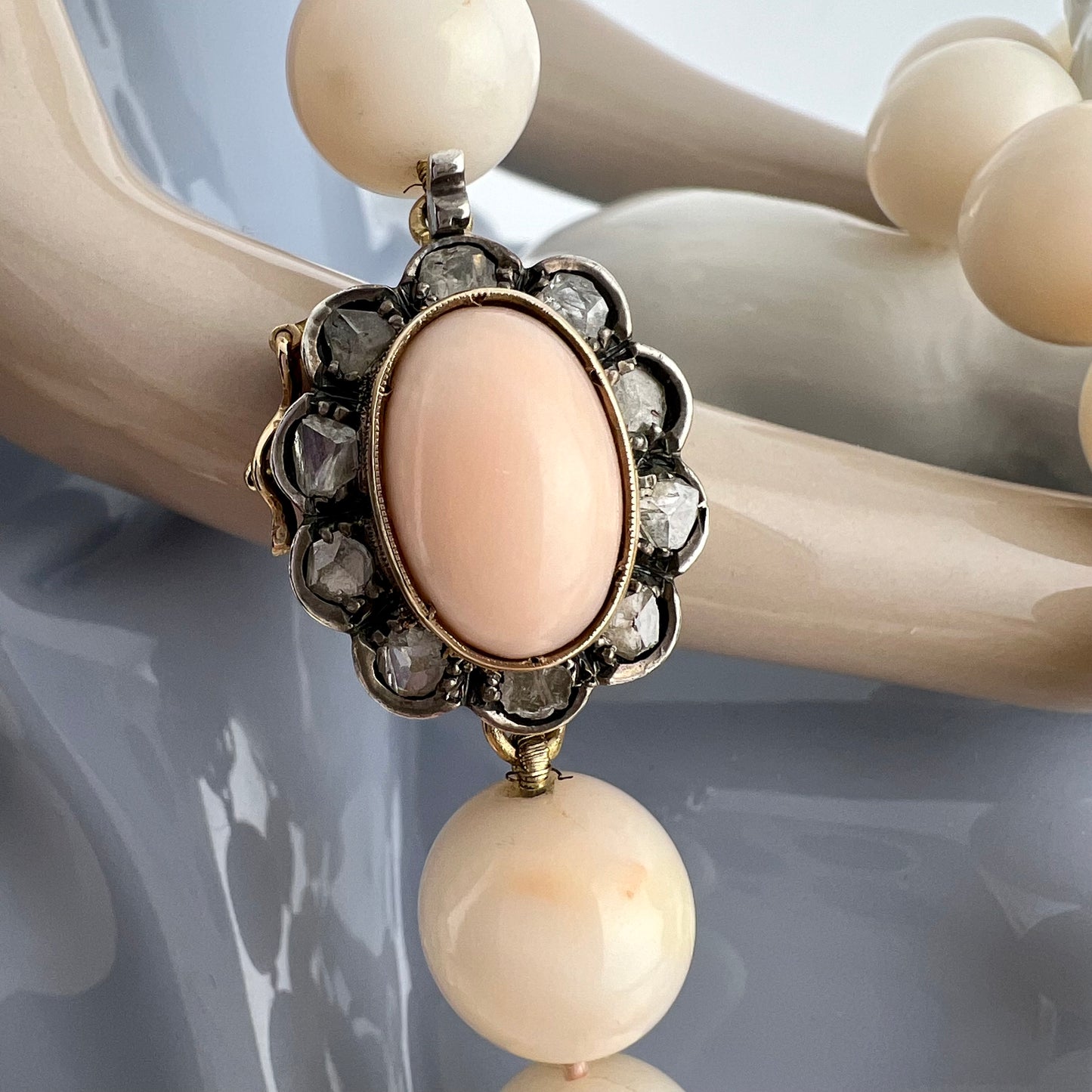 Long necklace with pinkish white Japanese coral “Shiro”