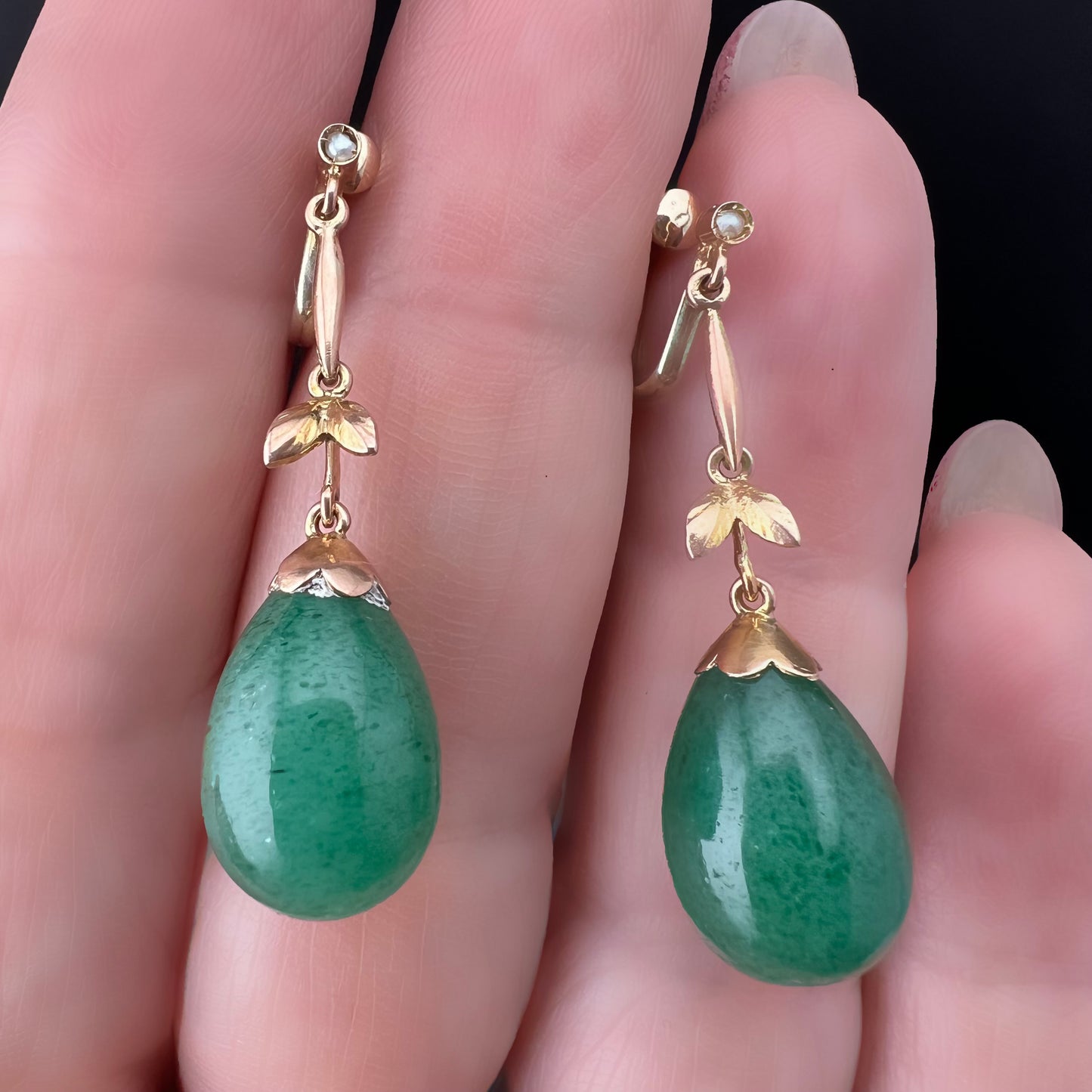1940s gold earrings with green aventurine
