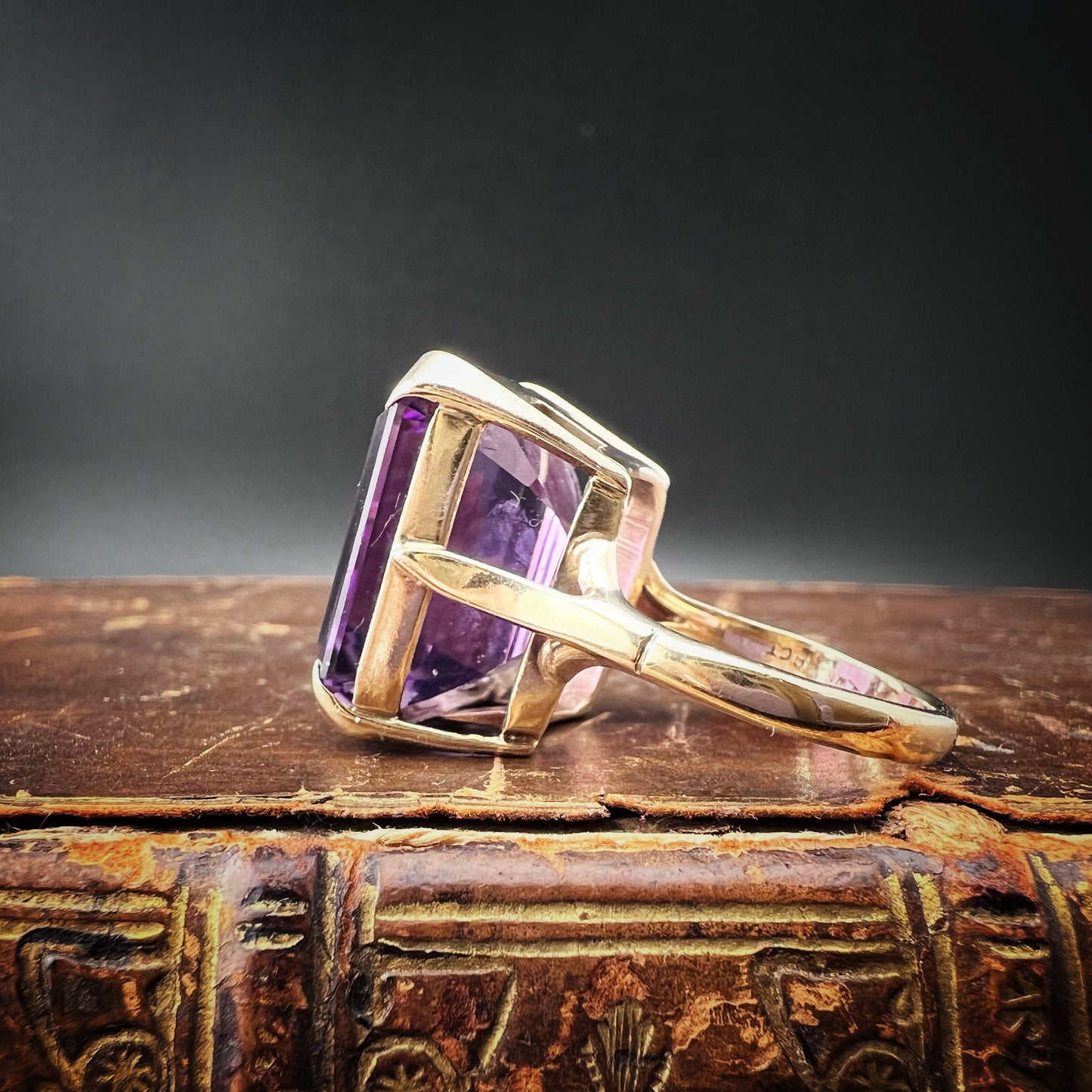 1960s gold cocktail ring with large 23.65 ct amethyst