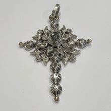 Carica l&#39;immagine nel visualizzatore di Gallery, Antica croce fiamminga in oro argento e diamanti epoca fine ‘700-primi ‘800
