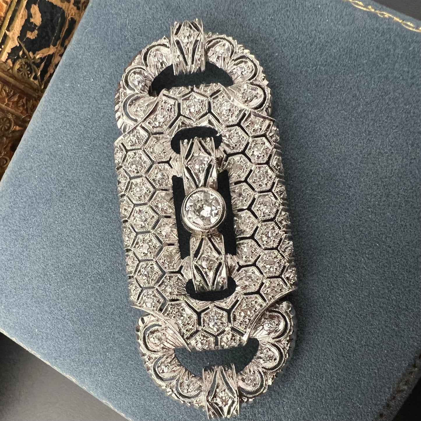 Art-Deco-Brosche aus Platin und Diamanten