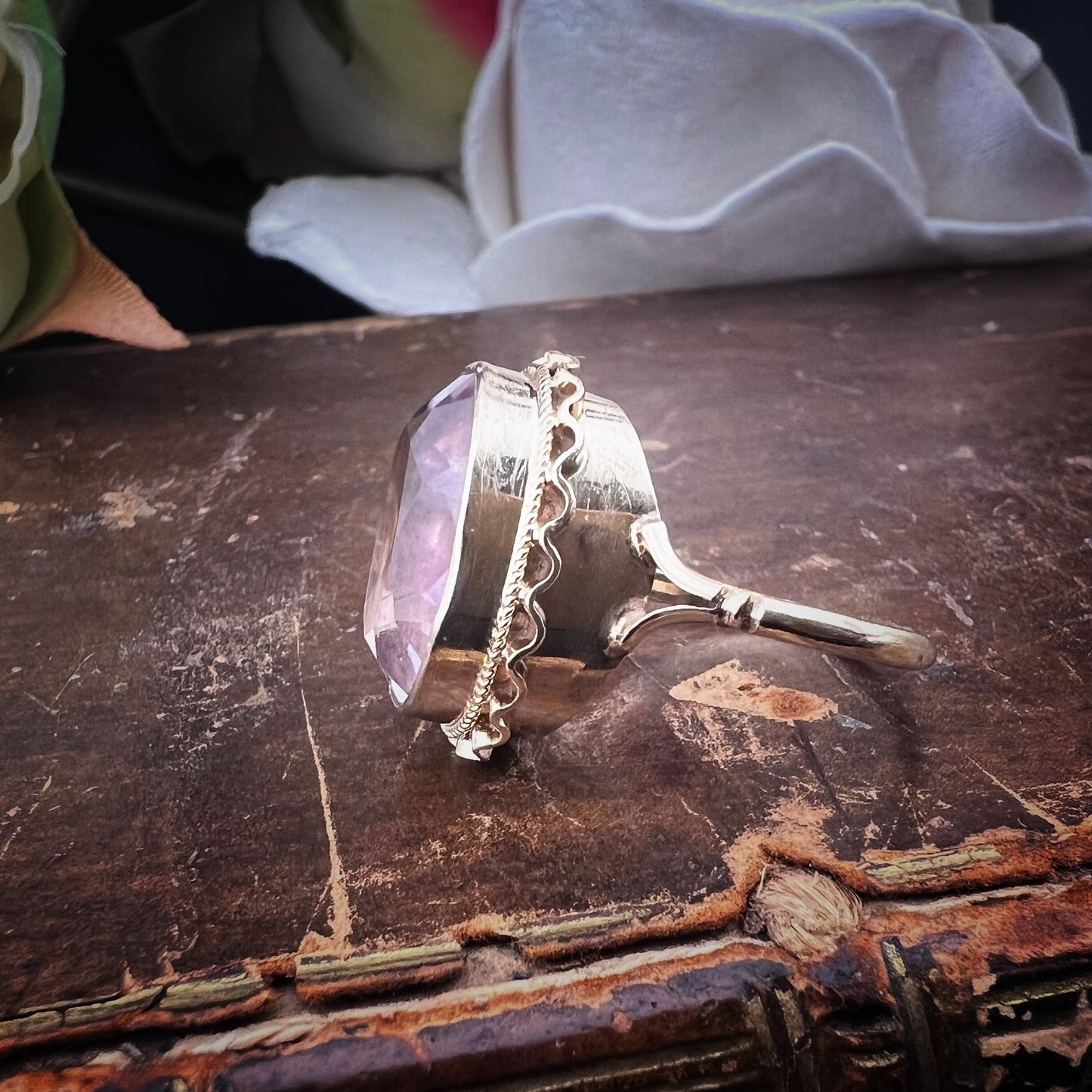 Anello vintage in oro giallo con ametista