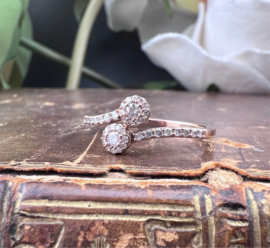 Anello a Contrarie con Margherite e Diamanti in Oro Rosa 9 ct – Vintage da Birmingham