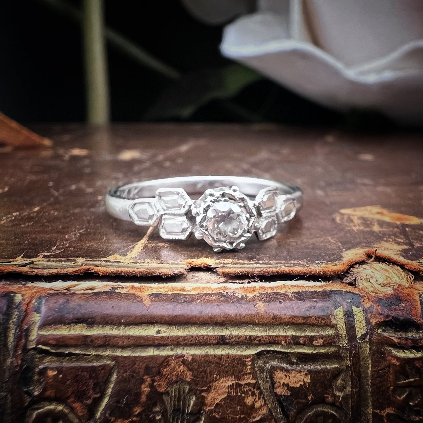 Platin- und Altmine-Diamantring aus dem frühen 20. Jahrhundert