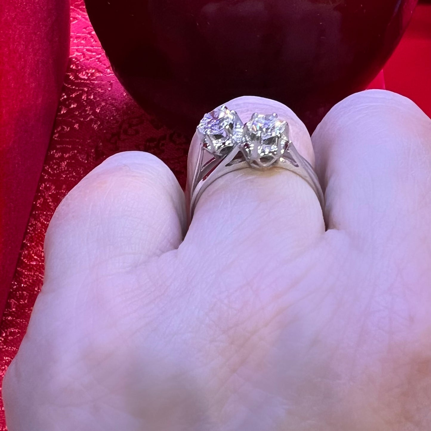 Anello “toi et moi” o contrariè oro bianco 18 kt e diamanti .52/.55 - .46/.48 ct. GIA