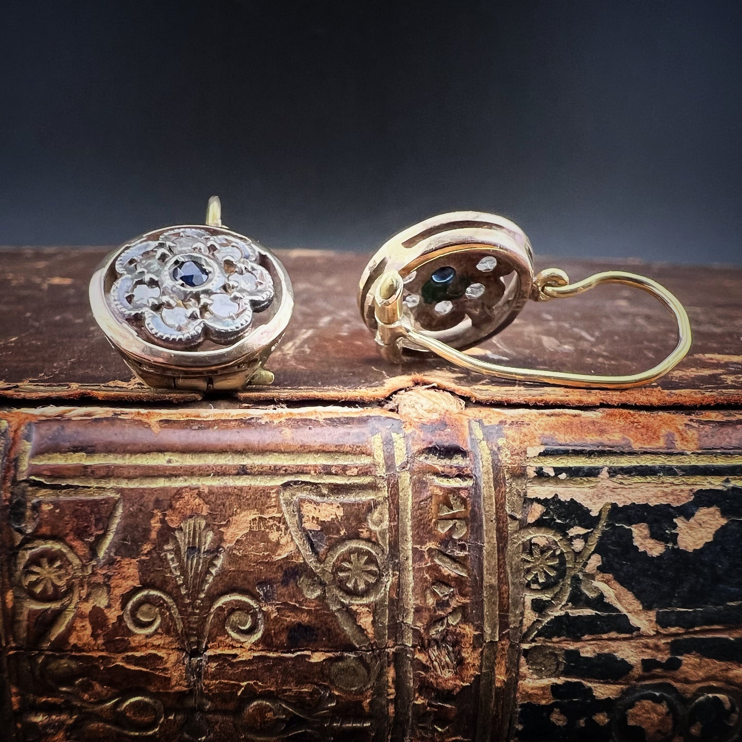 14K and 18K gold earrings with sapphires and diamonds. Italy, p. 900