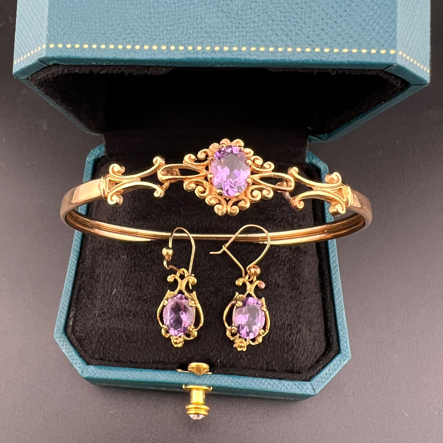 9ct gold and amethyst bracelet and earrings set