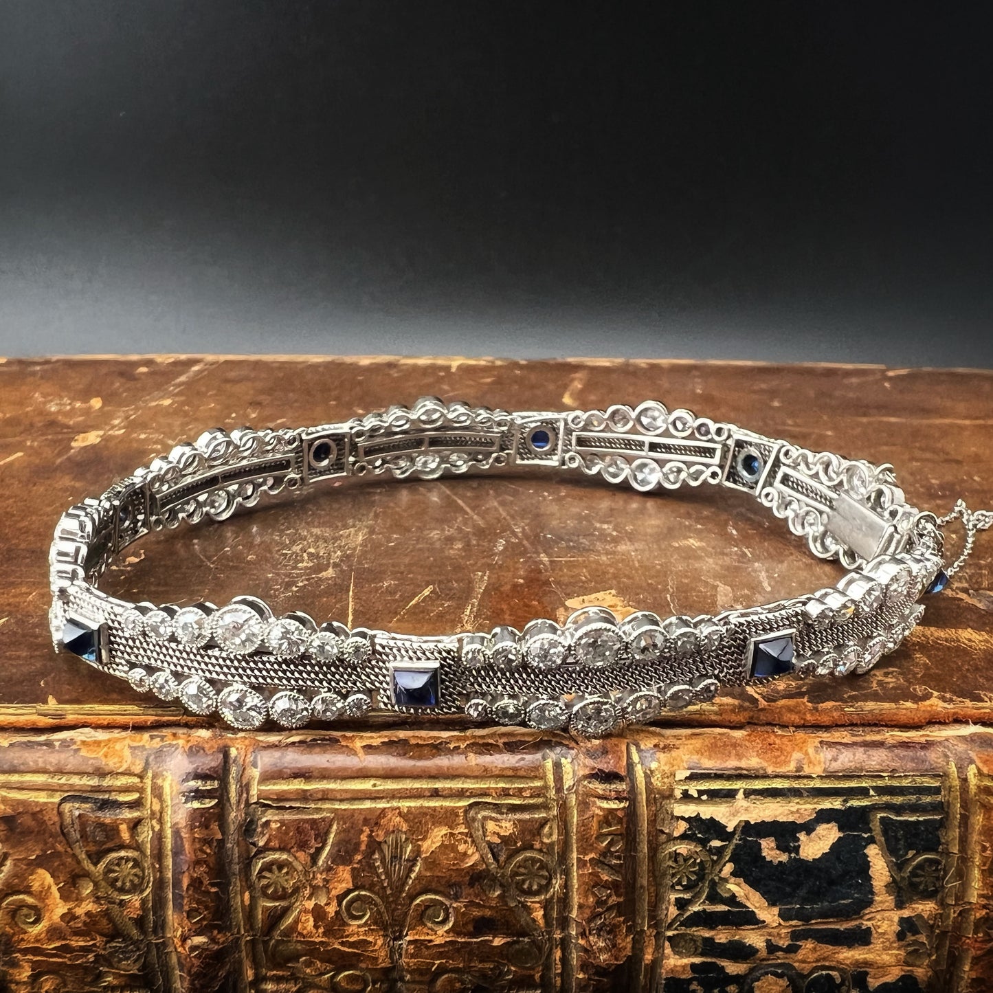 Armband aus Platin, Saphir und Diamanten, Frankreich, um 1913