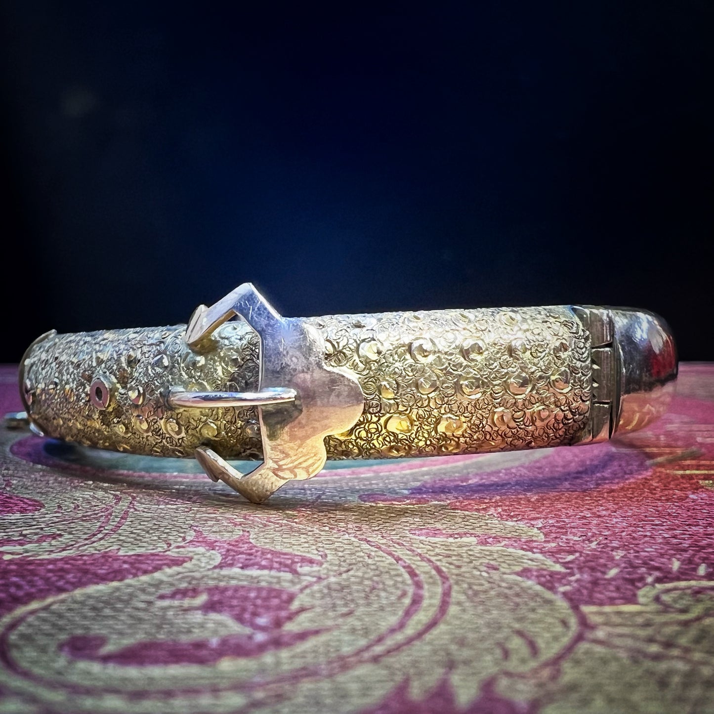 Antique rigid cuff bracelet with buckle decoration - Birmingham late 19th century